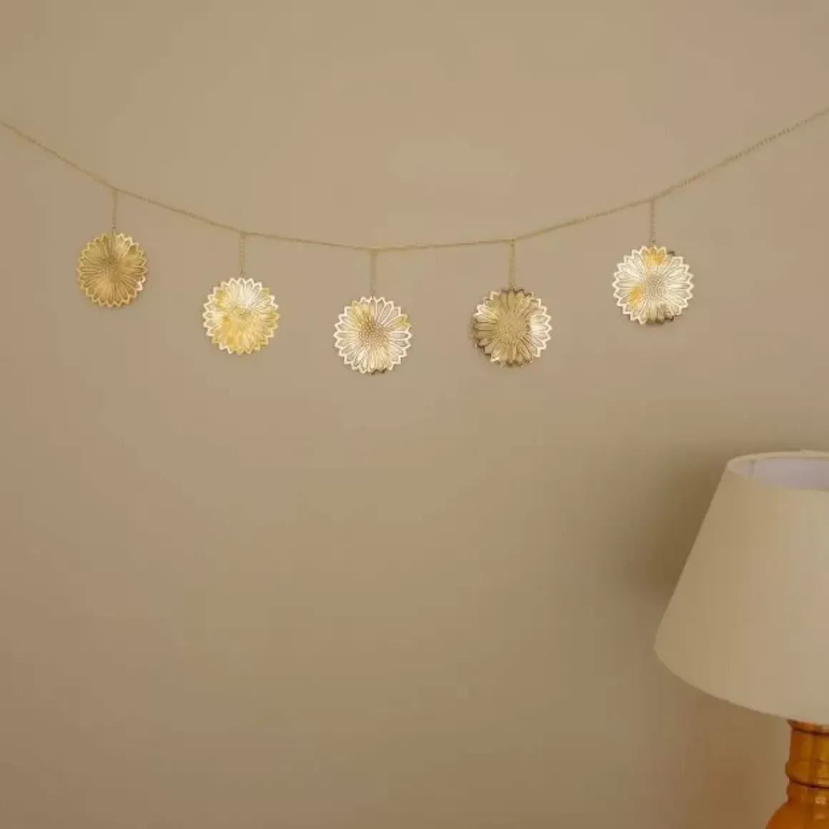 A La Slinger Daisy Goud