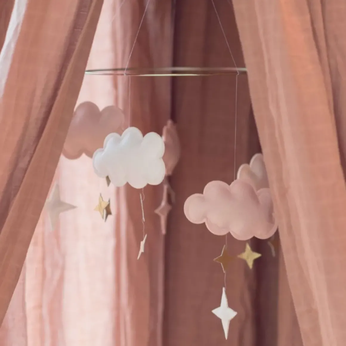 Baby Bello Mobiel Fantasy Clouds Sandy Rose