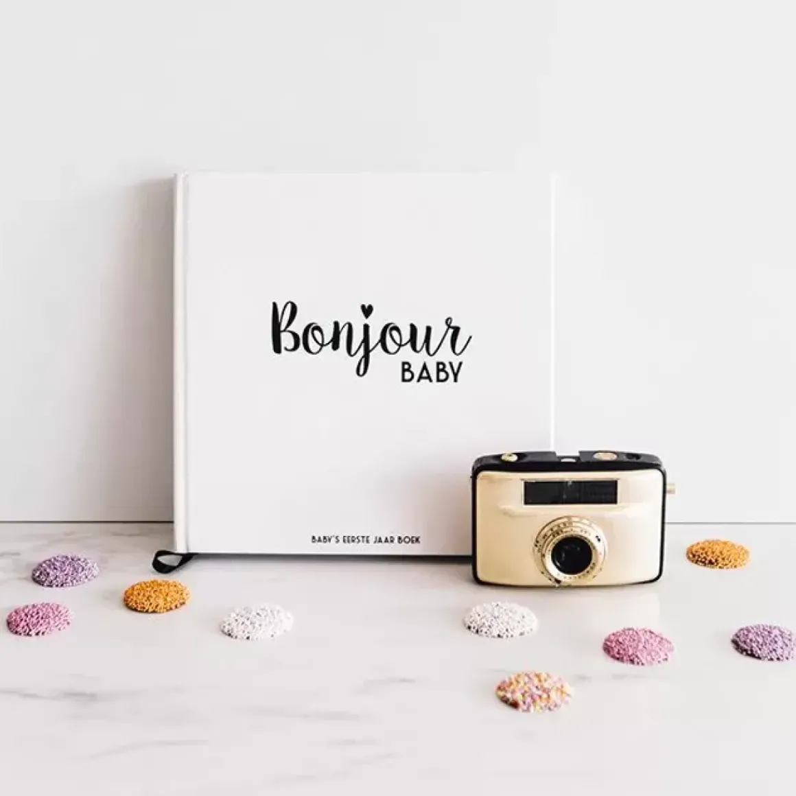 Baby'S Eerste Jaar Boek Bonjour To You