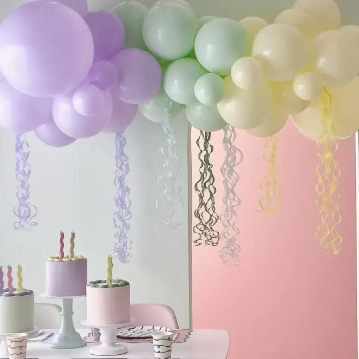 Ballonnenboog Met Tassels Pastel Wave Ginger Ray
