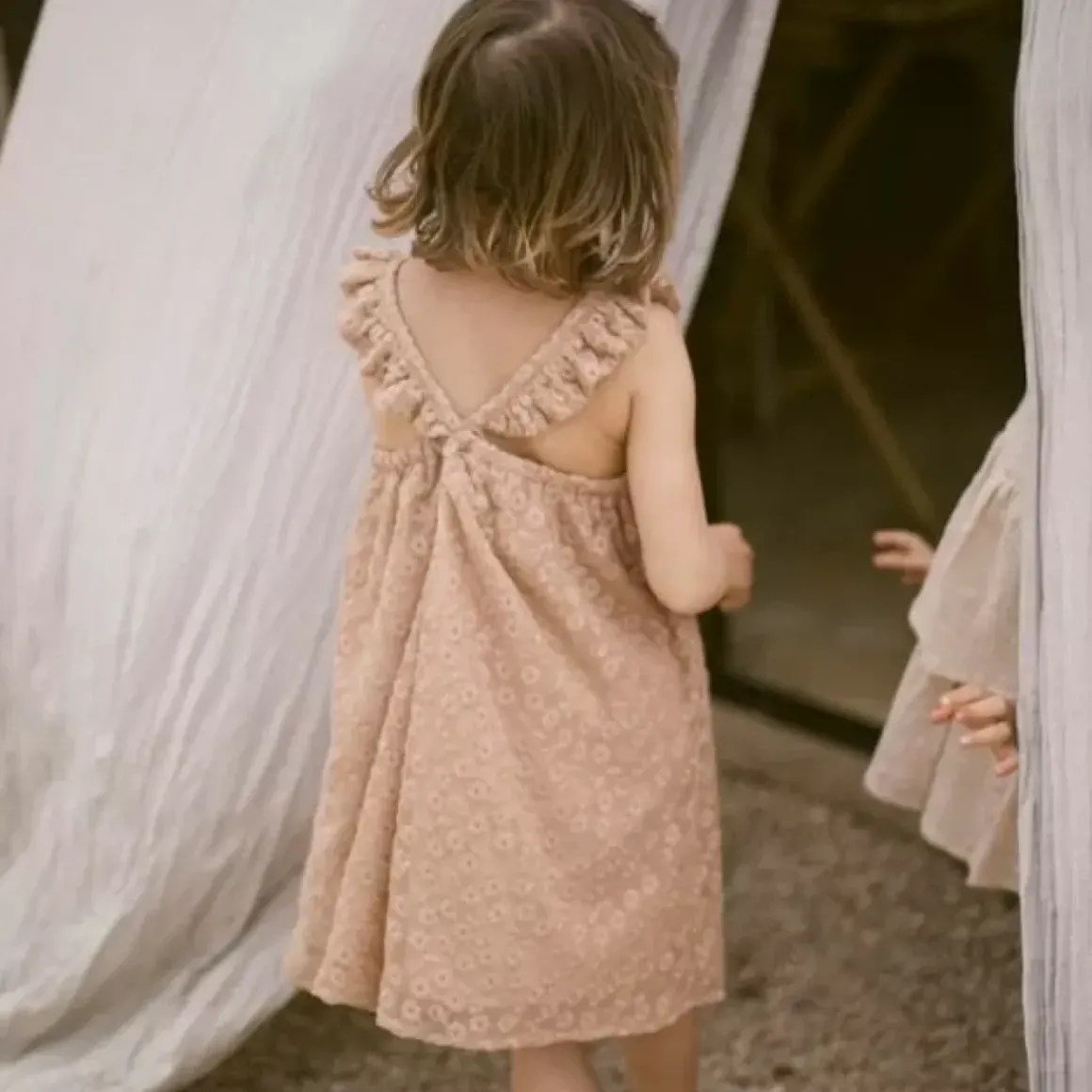 Bestel Nu Lil' Atelier Jurk Flora Nougat - Ideaal Voor Elke Gelegenheid