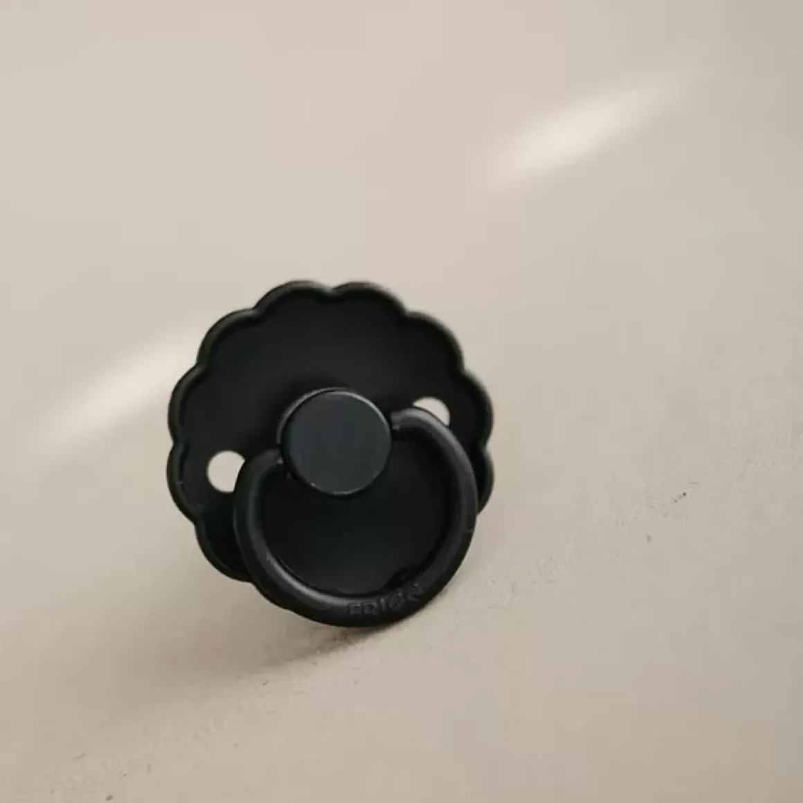 Frigg Fopspeen Natuurrubber Daisy Jet Black