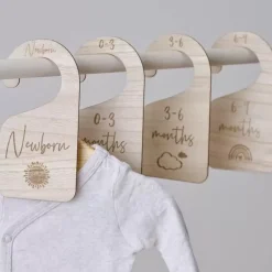 Houten Maathangers Hello Baby Ginger Ray
