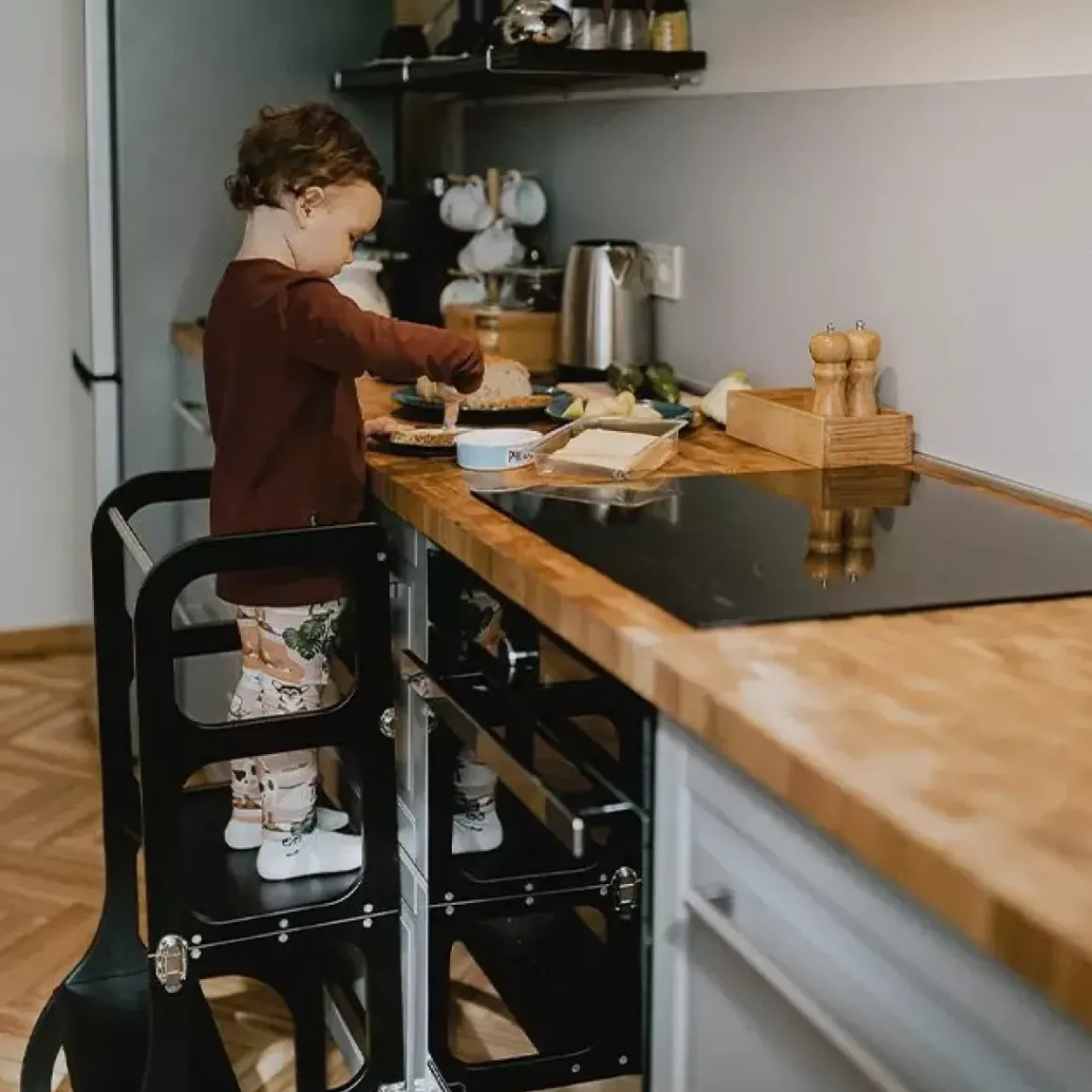 Learning Tower Step'N Sit Zwart Ette Tete
