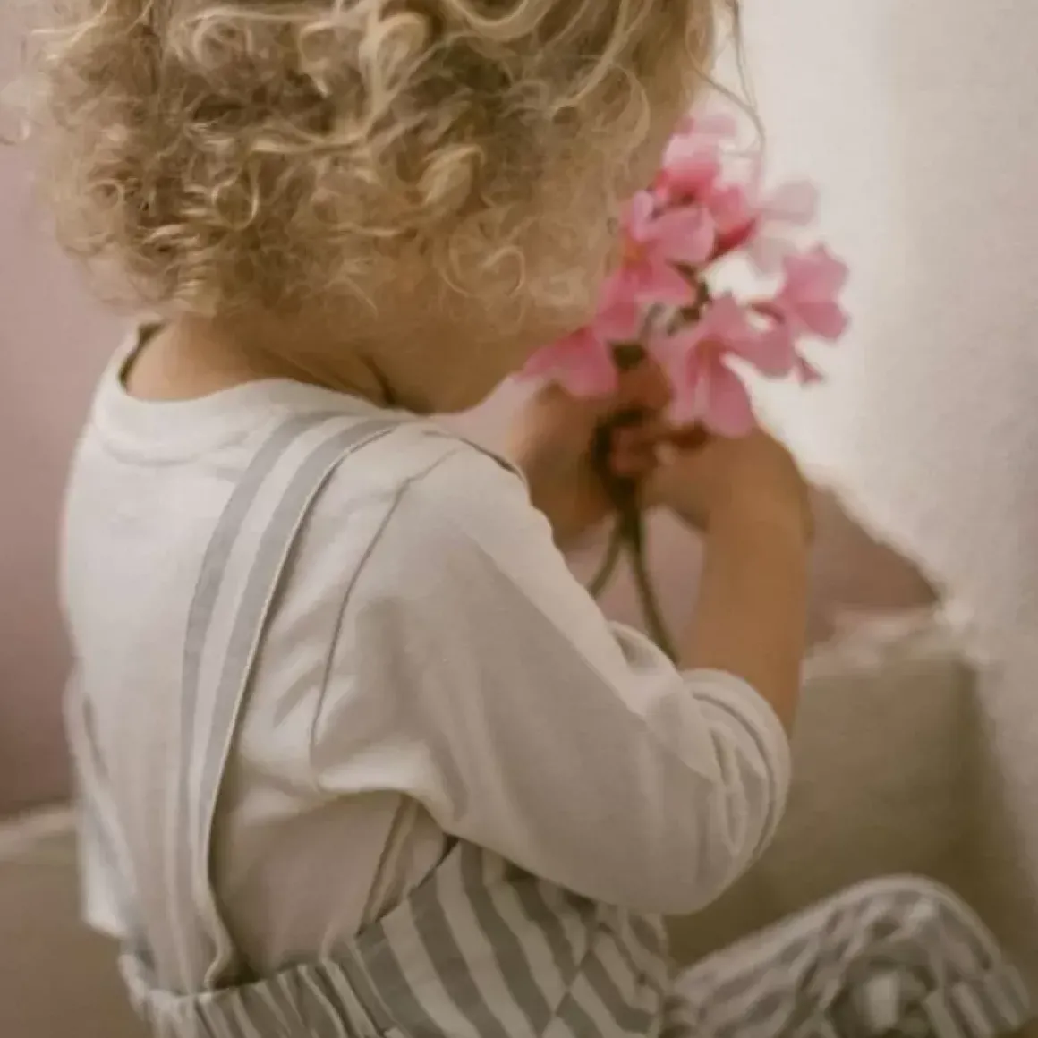 Lil' Atelier Tuinbroek Turtledove Bestellen - Trendy En Comfortabele Kinderkleding Verkrijgbaar