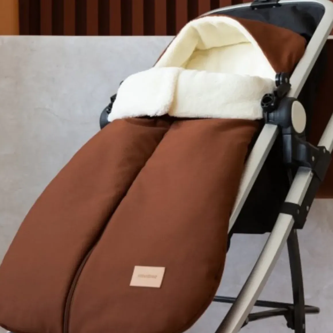 Nobodinoz Voetenzak Hyde Park Brick Brown