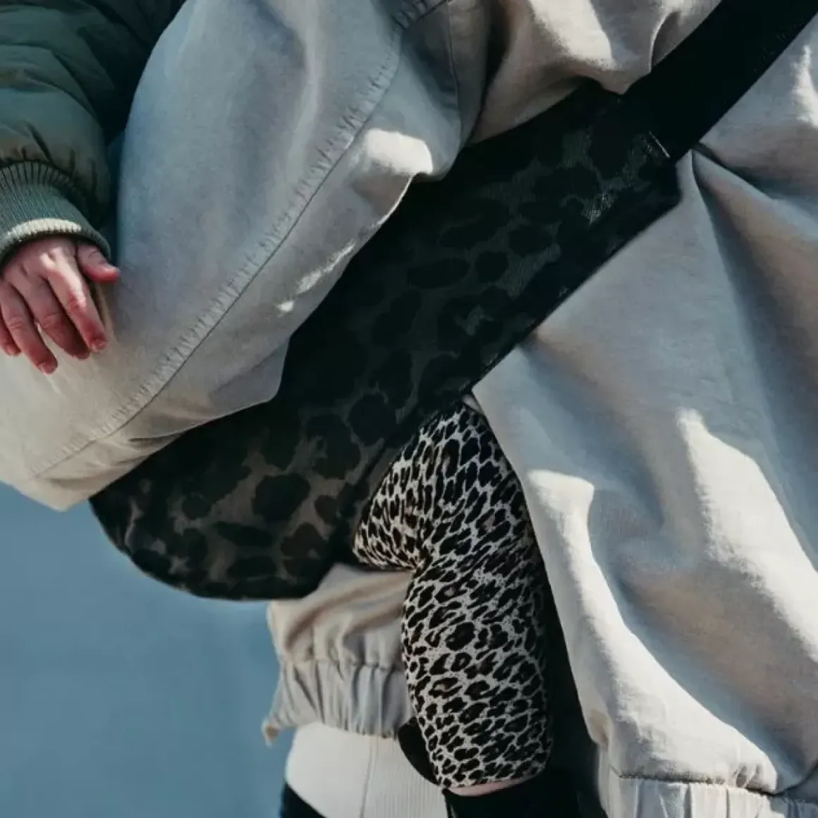 Wildride Peuter Draagzak Print Grey Leopard